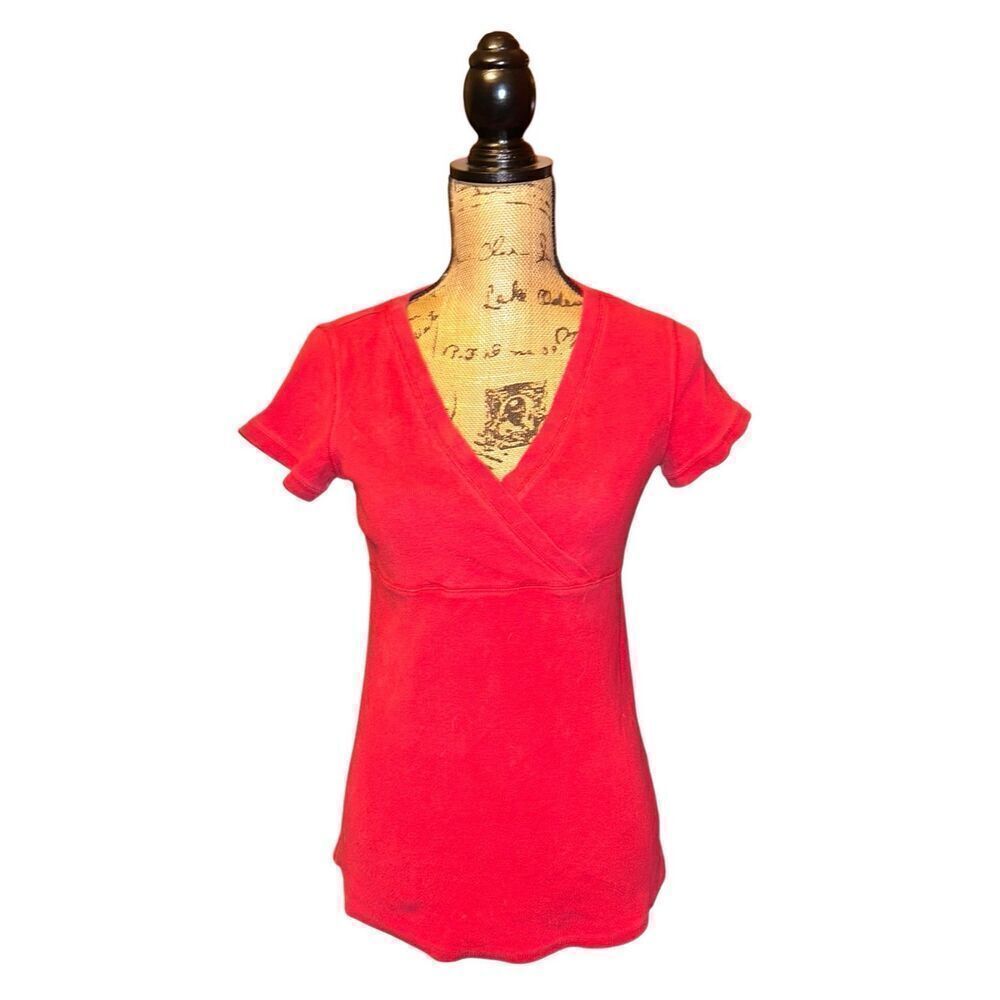 Motherhood Maternity V-Neck Ribbed T-Shirt- Size Medium Red
